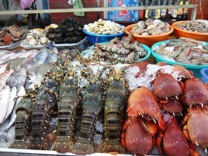 Thưởng thức đặc sản và hải sản ở Tiên Sa Đà Nẵng