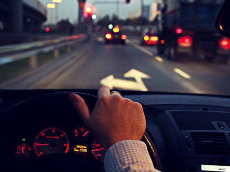 Cách lái xe ô tô ban đêm an toàn là nắm rõ lộ trình di chuyển 