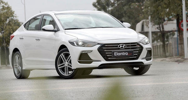 xe ô tô 4 chỗ Hyundai Elantra