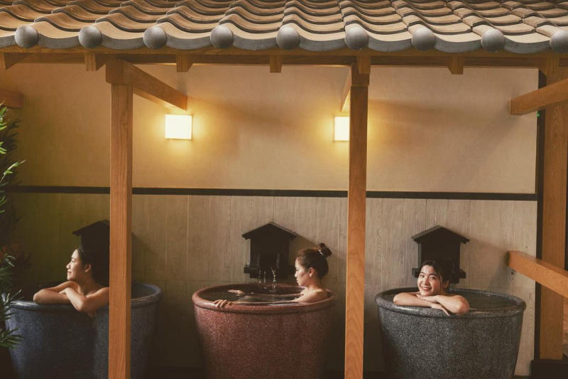 Khu tắm nước nóng phong cách Nhật Bản