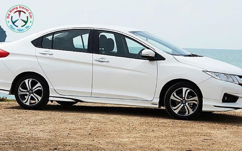 chạy grab nên mua xe 4 chỗ hay 7 chỗ