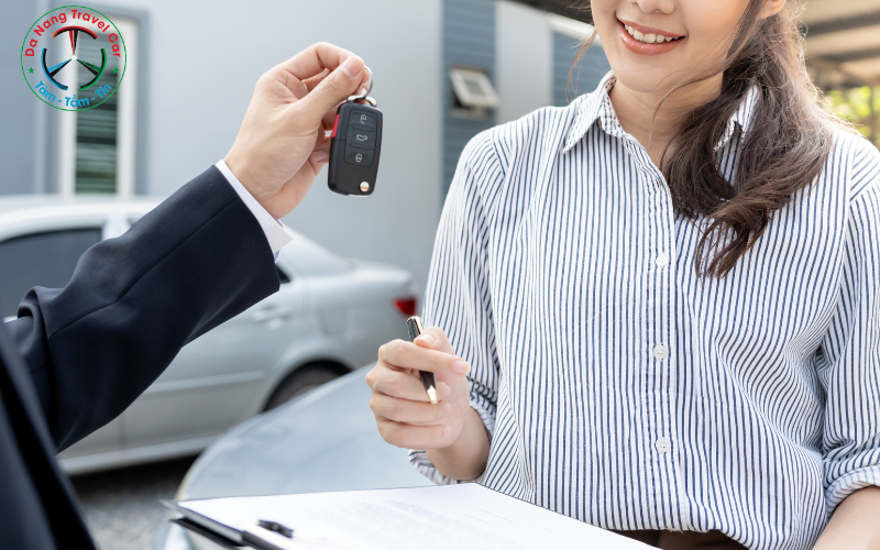 thuê xe tự lái bao nhiêu tiền một ngày