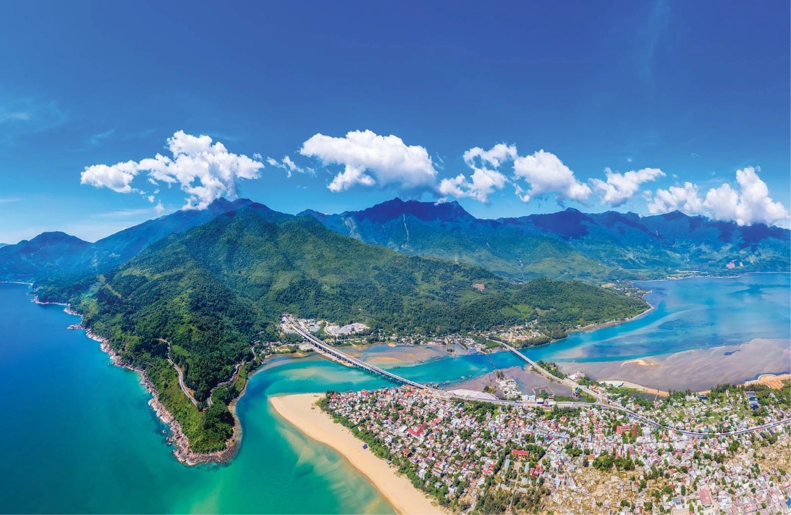 Thuê Xe Đà Nẵng Đi Laguna Lăng Cô giá rẻ