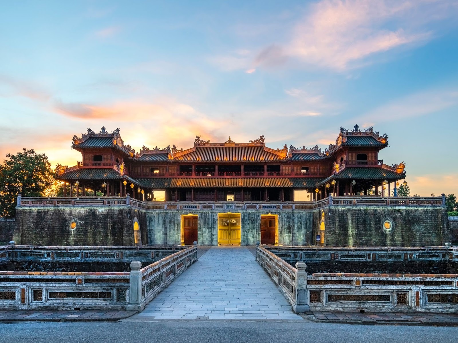 Thuê xe Đà Nẵng đi Thành phố Huế giá rẻ, uy tín