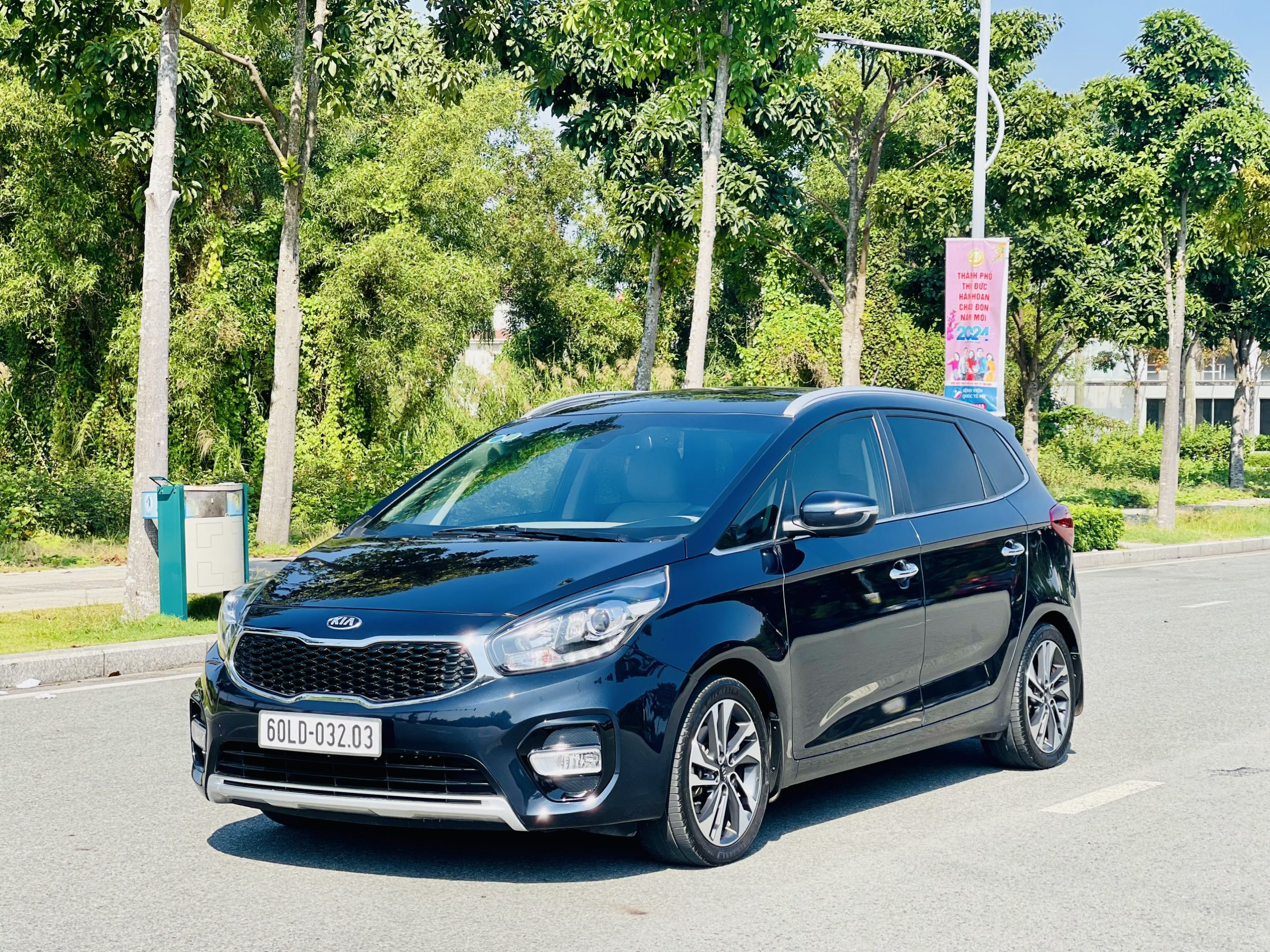 Thuê xe KIA Rondo 2019 tự lái