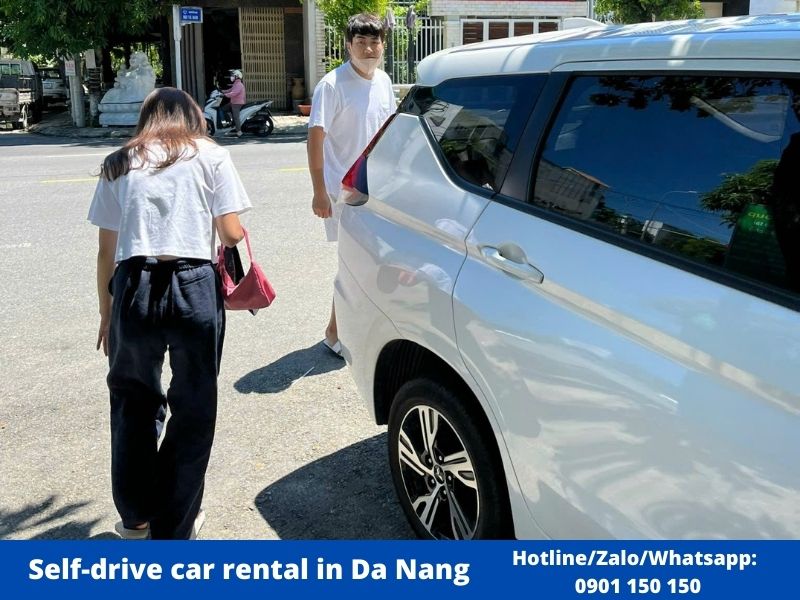 Should Foreign Travelers Choose Self-Drive Car Rental or Chauffeur-Driven Car Services in Da Nang